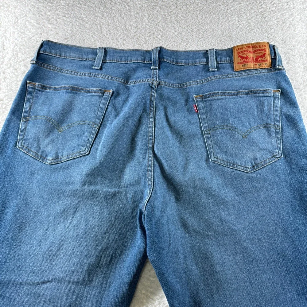 Levi's 541 Athletic‎ Taper Fit Stretch Jeans Men's Size 42x30 Blue Medium Wash